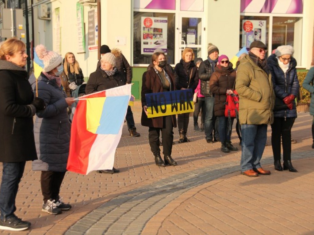 Tarnobrzeg. Protest przeciwko agresji Rosji na Ukrainę [zdjęcia]