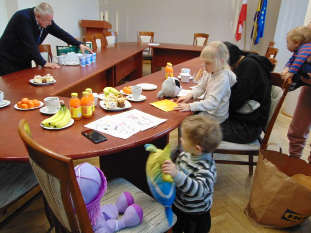 Tarnobrzeg. Starostwo powiatowe wspiera uchodźców z Drohobycza [zdjęcia]
