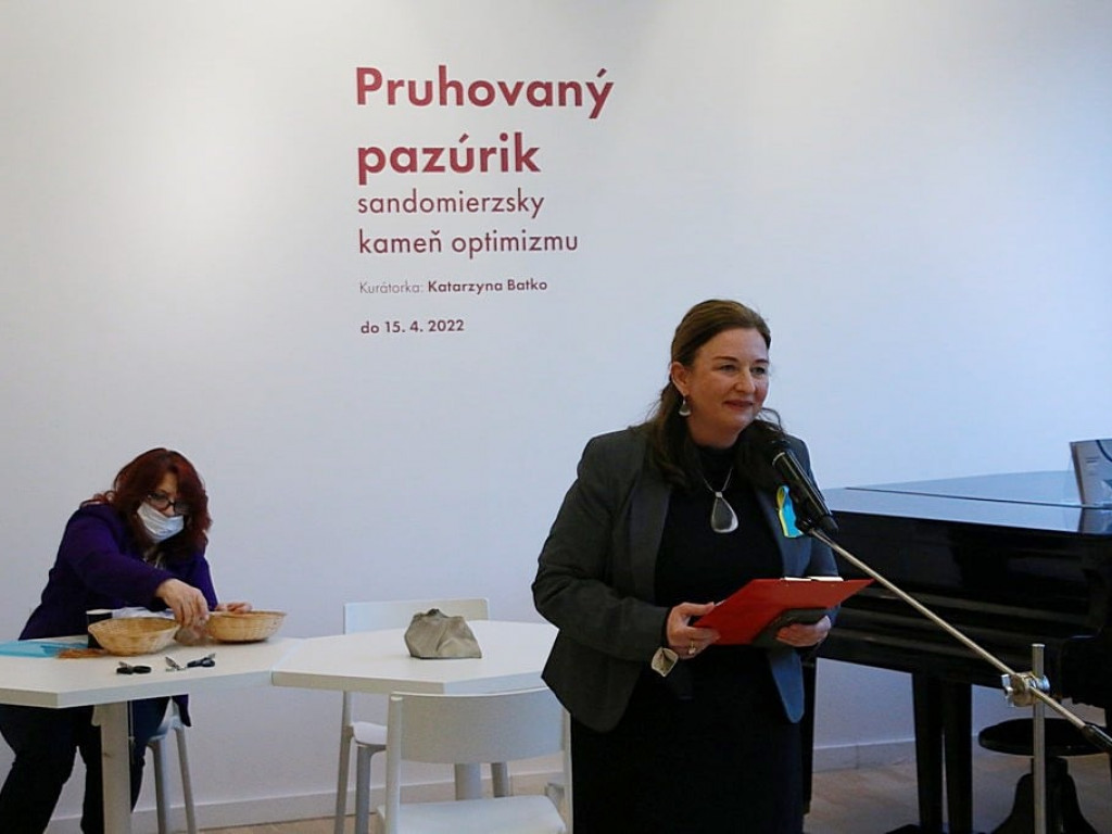 Krzemień pasiasty na wystawie w Bratysławie. Zachwycił ambasadora i znaną słowacką aktorkę [zdjęcia]