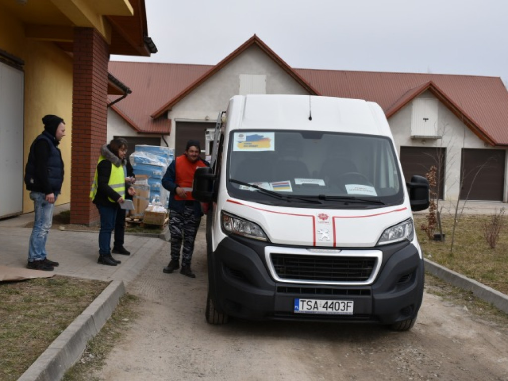 Sandomierz. 26 ton darów dla Ukrainy. Dziś z diecezji wyrusza konwój humanitarny