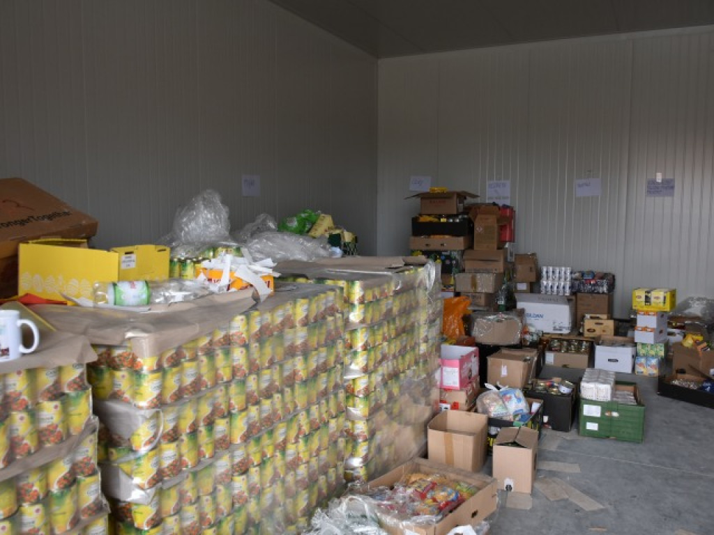 Sandomierz. 26 ton darów dla Ukrainy. Dziś z diecezji wyrusza konwój humanitarny
