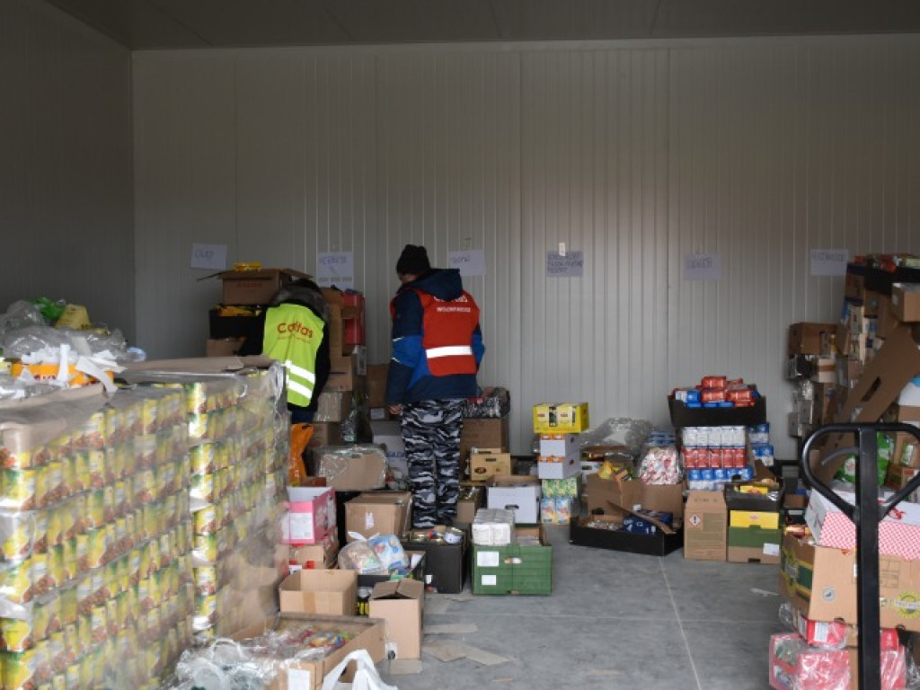 Sandomierz. 26 ton darów dla Ukrainy. Dziś z diecezji wyrusza konwój humanitarny