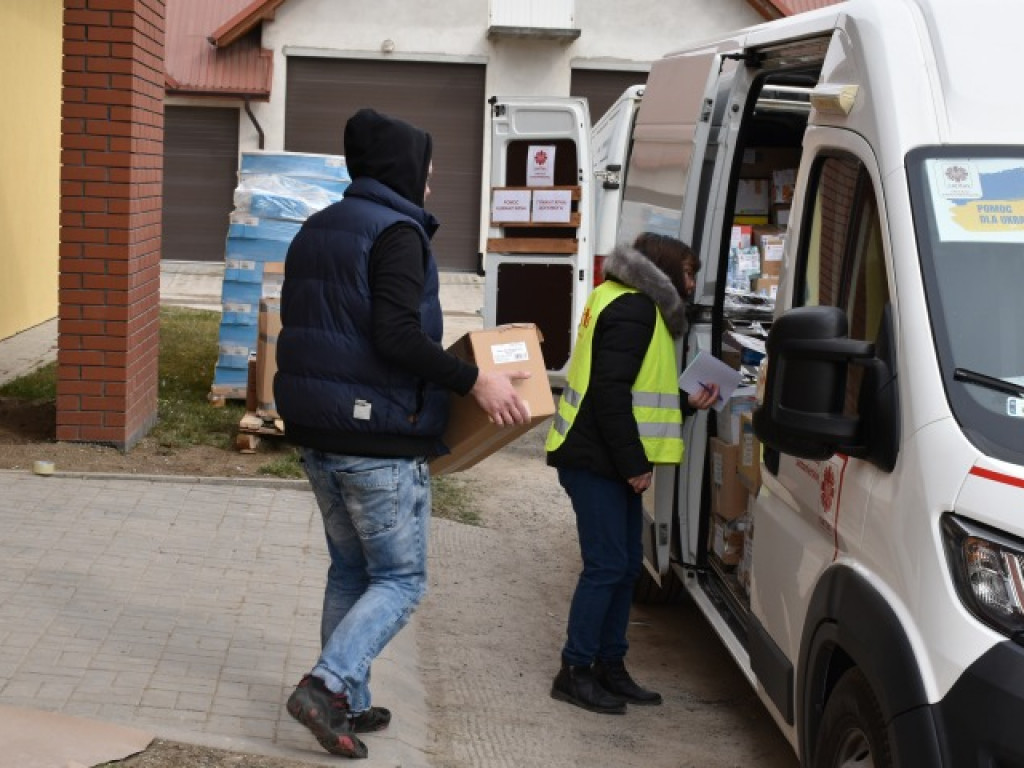 Sandomierz. 26 ton darów dla Ukrainy. Dziś z diecezji wyrusza konwój humanitarny