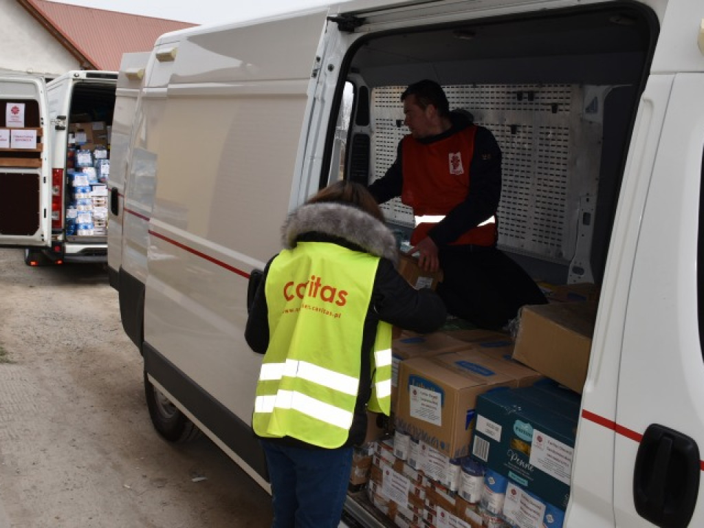 Sandomierz. 26 ton darów dla Ukrainy. Dziś z diecezji wyrusza konwój humanitarny