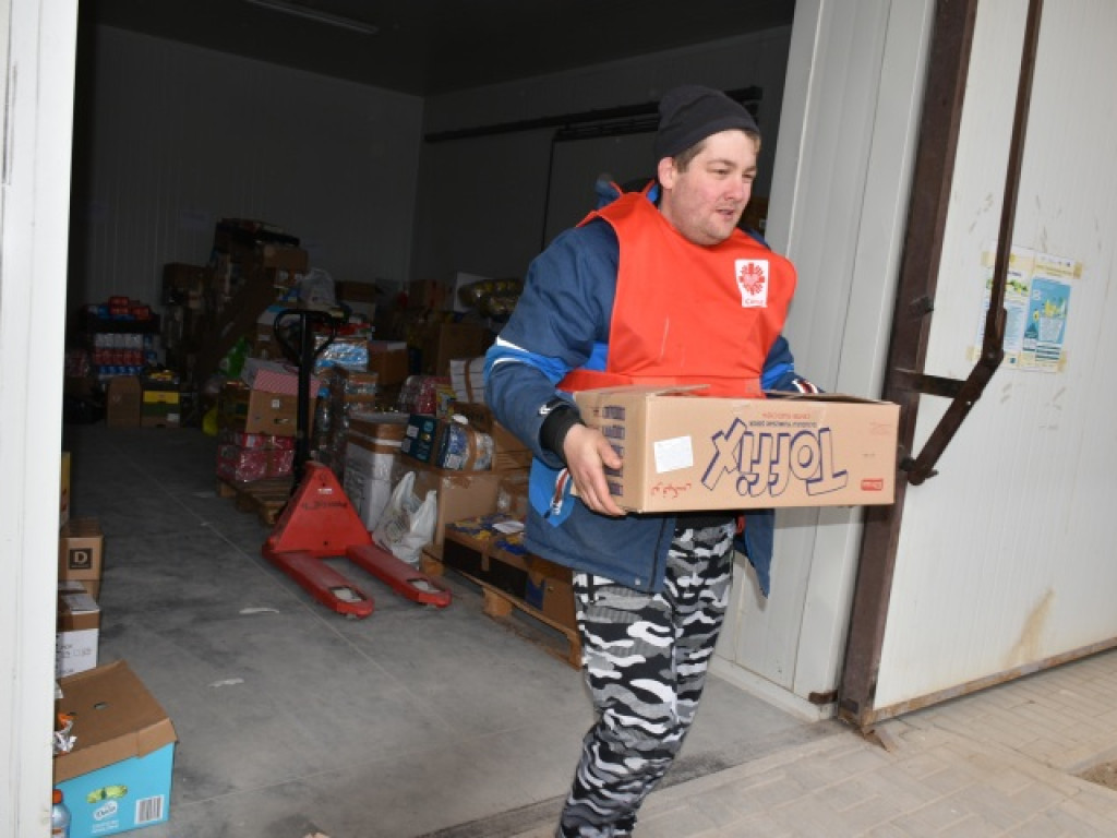 Sandomierz. 26 ton darów dla Ukrainy. Dziś z diecezji wyrusza konwój humanitarny