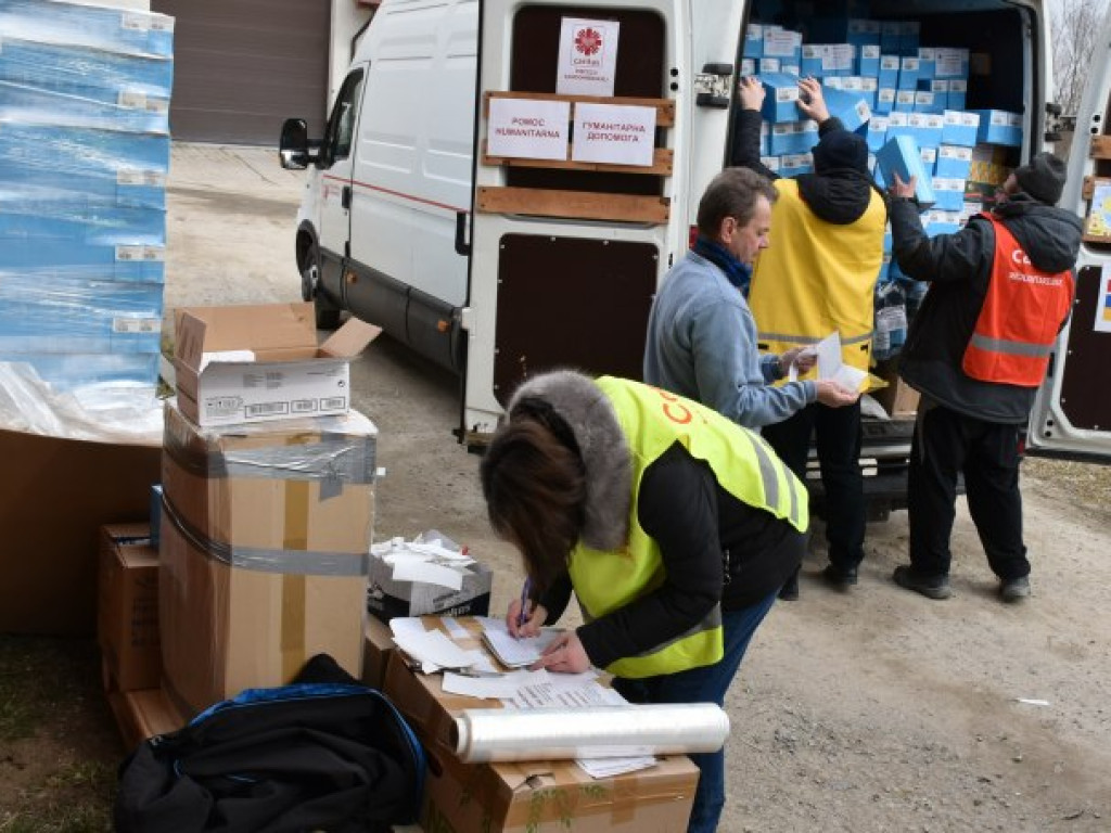 Sandomierz. 26 ton darów dla Ukrainy. Dziś z diecezji wyrusza konwój humanitarny