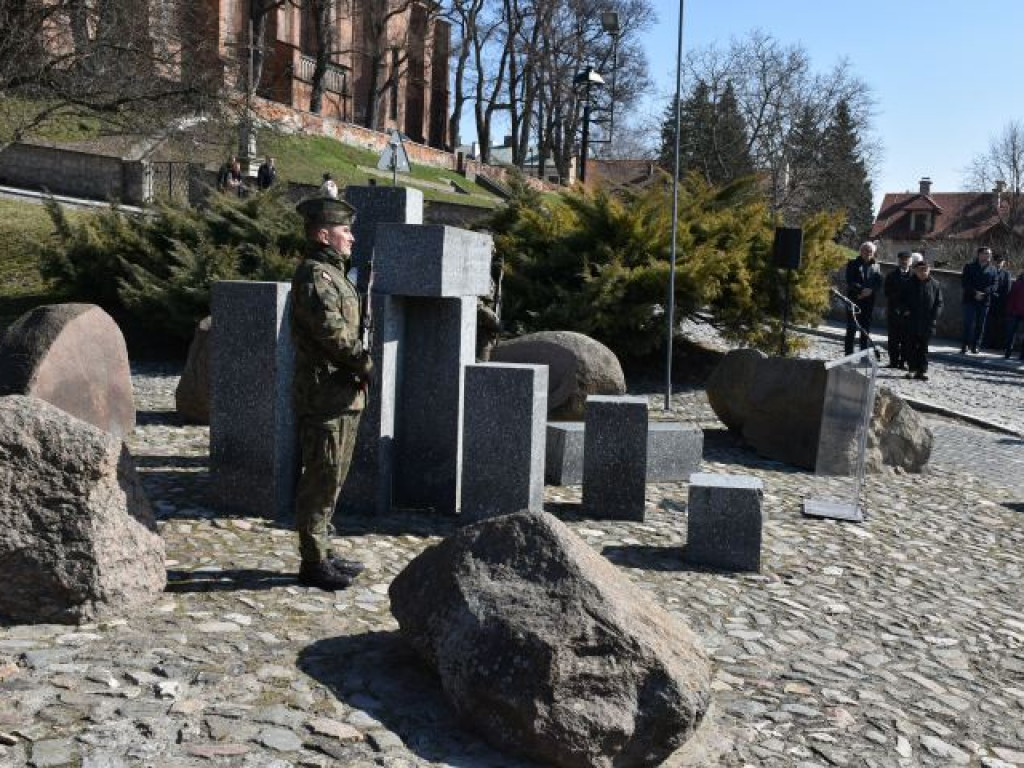 Sandomierz. Uroczystości ku czci ofiar hitlerowskiego terroru [zdjęcia]