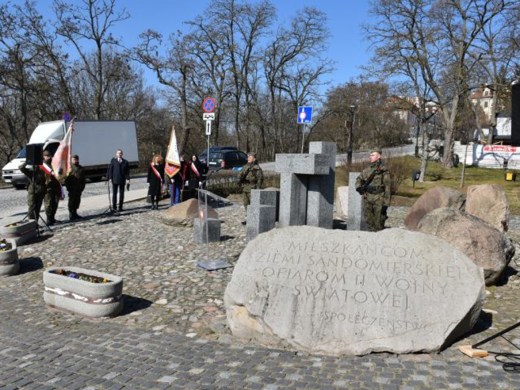 Sandomierz. Uroczystości ku czci ofiar hitlerowskiego terroru [zdjęcia]