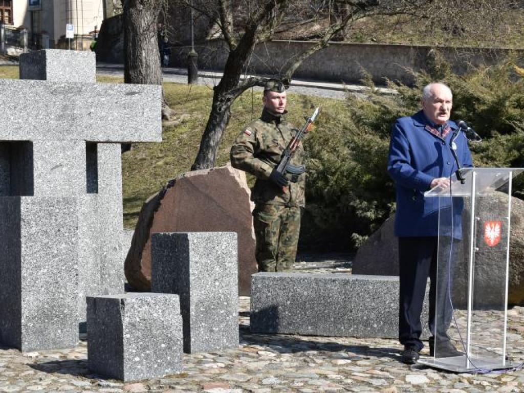 Sandomierz. Uroczystości ku czci ofiar hitlerowskiego terroru [zdjęcia]