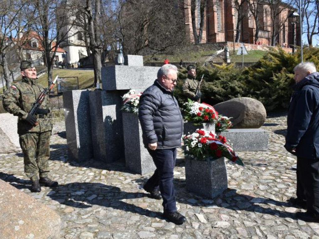Sandomierz. Uroczystości ku czci ofiar hitlerowskiego terroru [zdjęcia]