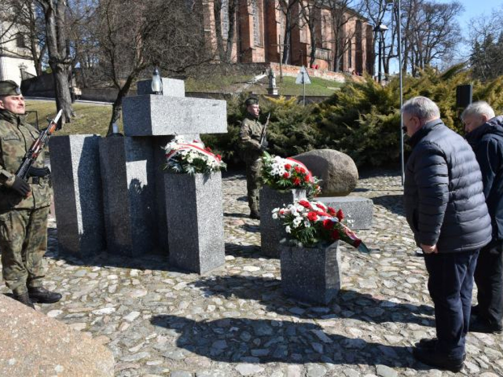 Sandomierz. Uroczystości ku czci ofiar hitlerowskiego terroru [zdjęcia]