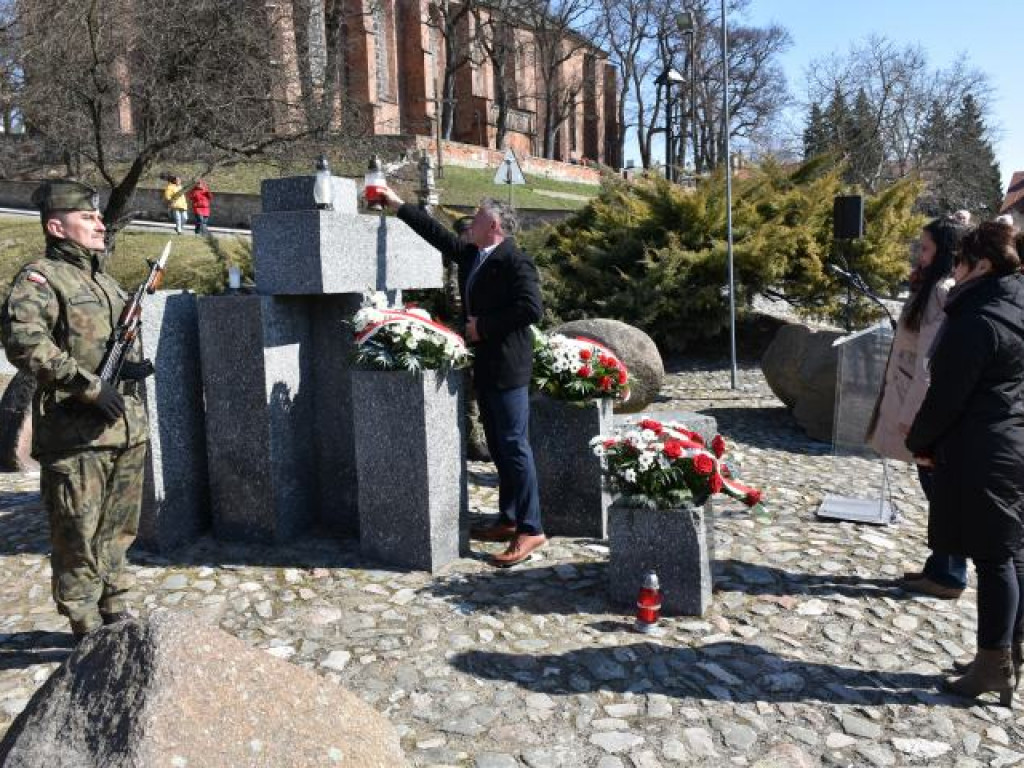 Sandomierz. Uroczystości ku czci ofiar hitlerowskiego terroru [zdjęcia]