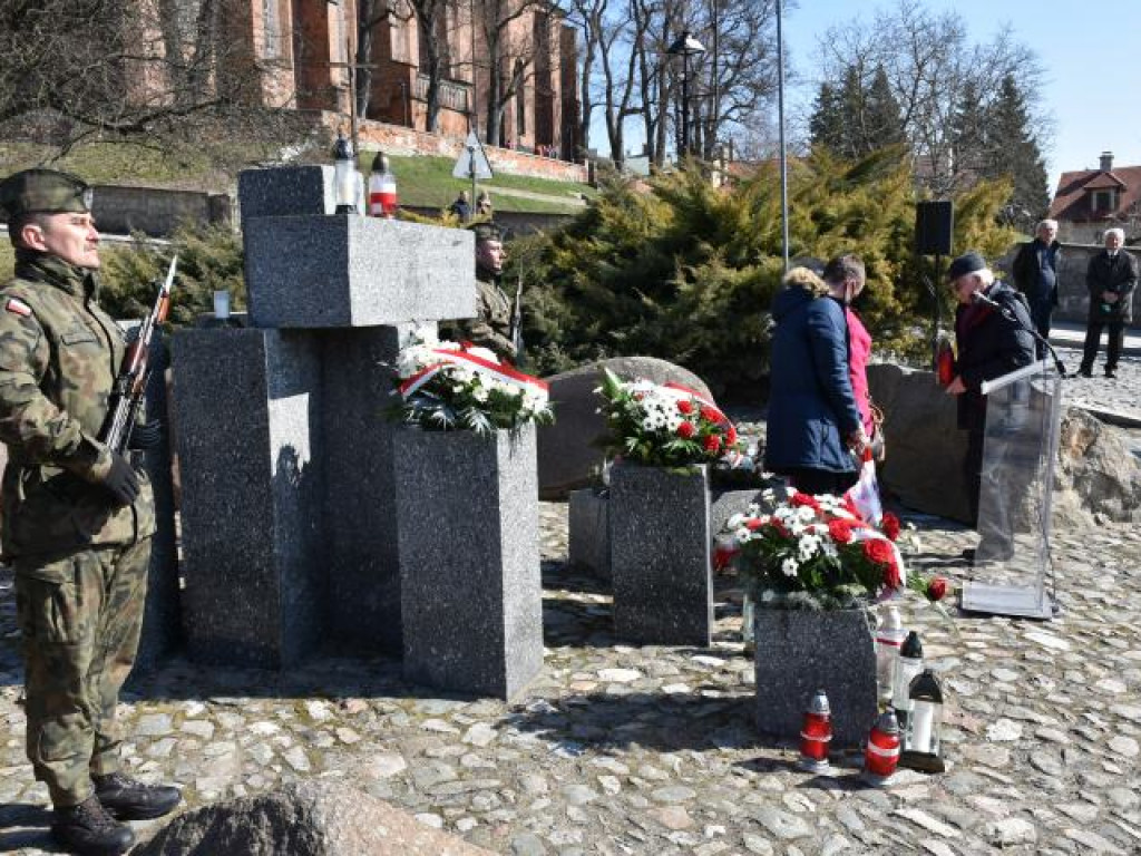 Sandomierz. Uroczystości ku czci ofiar hitlerowskiego terroru [zdjęcia]