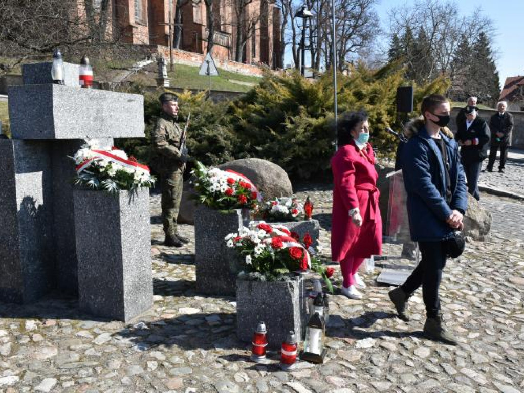 Sandomierz. Uroczystości ku czci ofiar hitlerowskiego terroru [zdjęcia]
