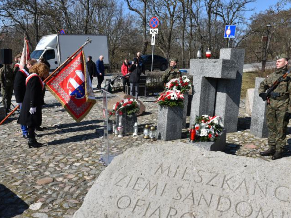 Sandomierz. Uroczystości ku czci ofiar hitlerowskiego terroru [zdjęcia]
