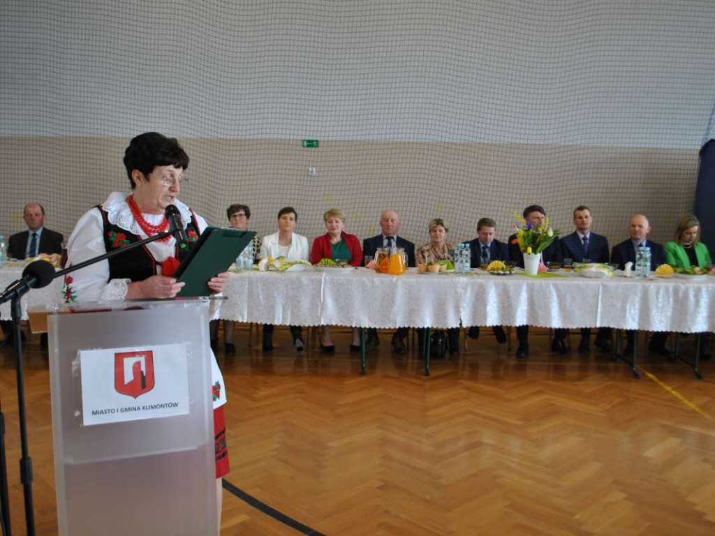 Stoły uginały się od świątecznych specjałów. W Klimontowie odbyło się IX Śniadanie Wielkanocne [zdjęcia]