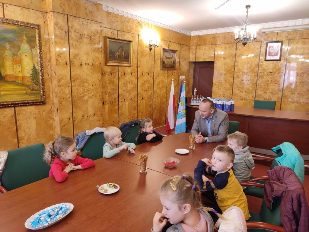 Przedszkolaki u burmistrza Baranowa Sandomierskiego [zdjęcia]