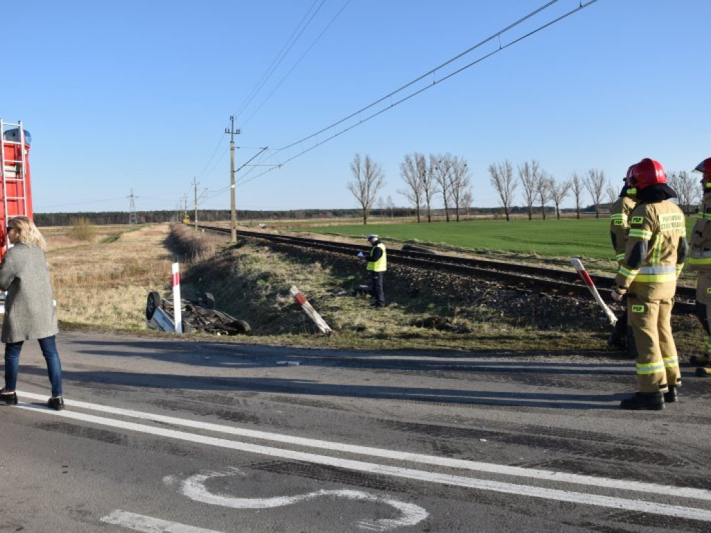 Wypadek na przejeździe kolejowym w Tarnobrzegu [zdjęcia]