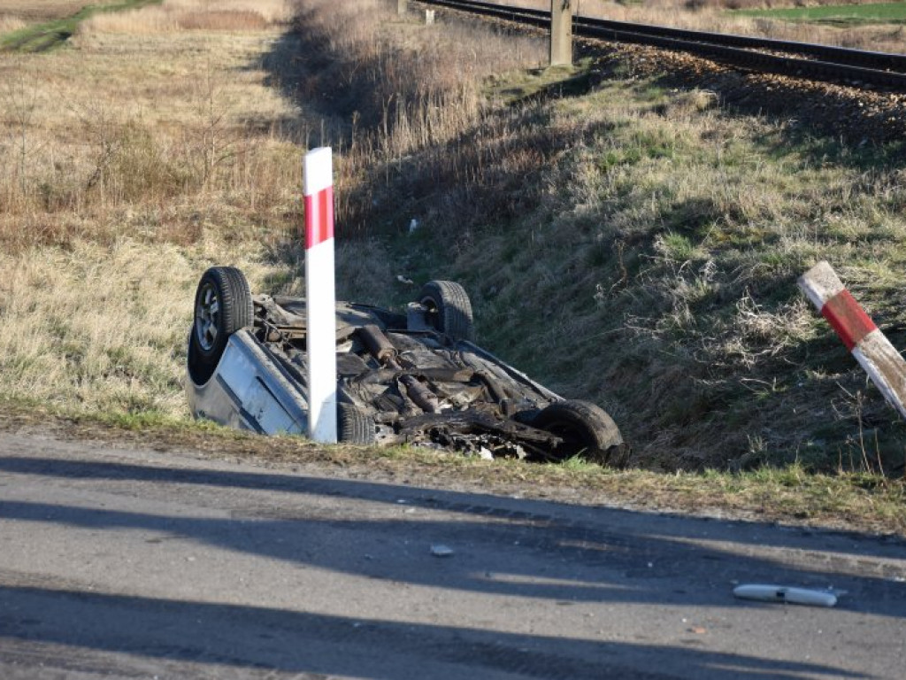 Wypadek na przejeździe kolejowym w Tarnobrzegu [zdjęcia]