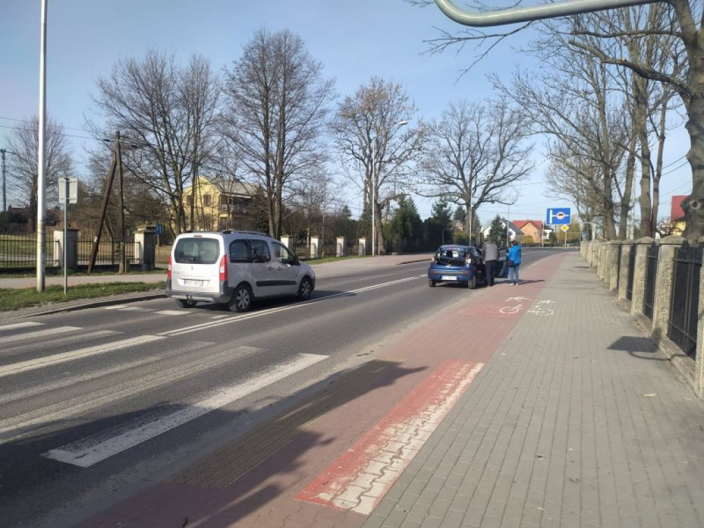 Zderzenie samochodu ciężarowego i osobówki w Tarnobrzegu [zdjęcia]