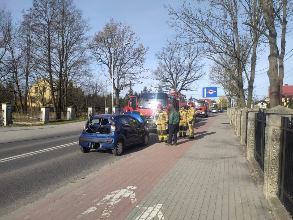 Zderzenie samochodu ciężarowego i osobówki w Tarnobrzegu [zdjęcia]