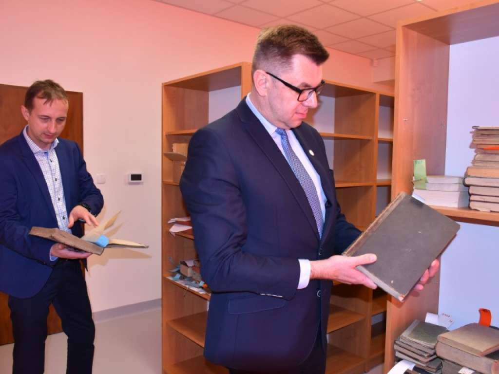 Zakończył się kapitany remont i rozbudowa sandomierskiej biblioteki [zdjęcia]