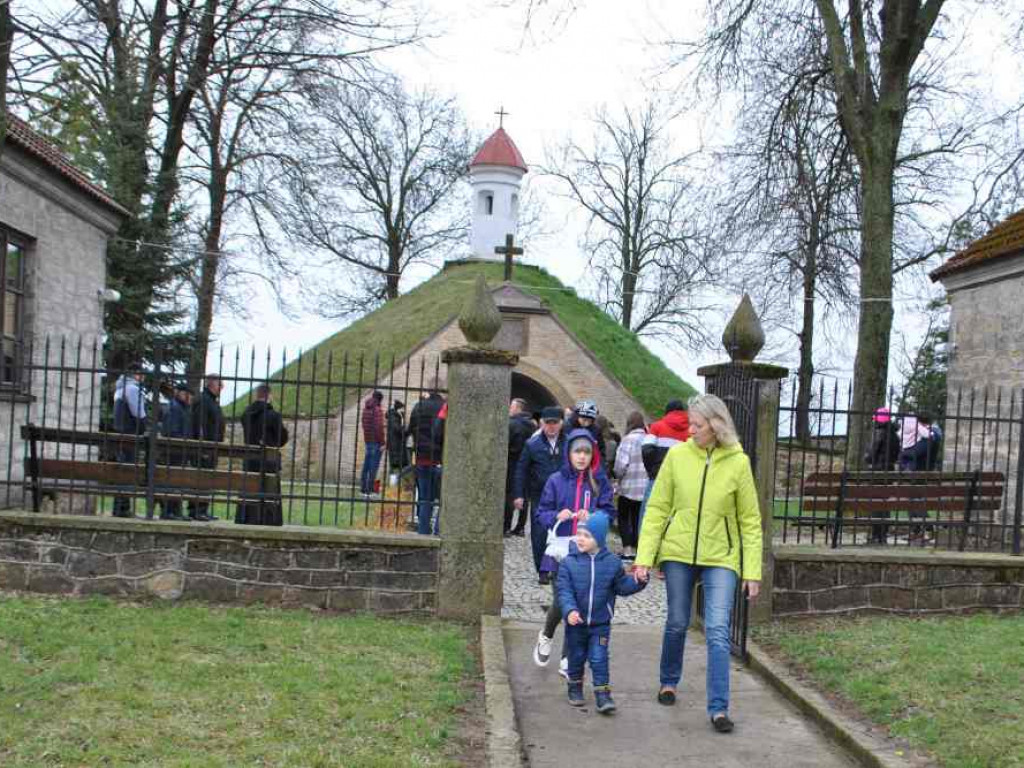Święcenie pokarmów w Kaplicy Betlejemskiej w Ossolinie. To jedna z najstarszych chrześcijańskich tradycji [zdjęcia]