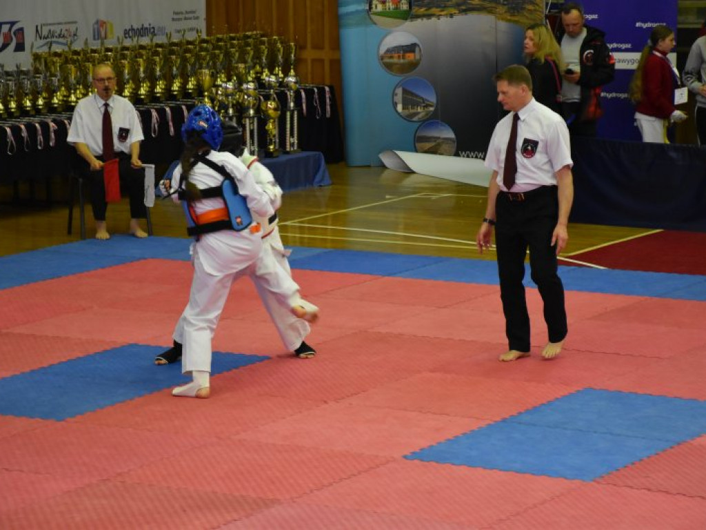 W Tarnobrzegu trwają Mistrzostwa Polski Oyama PFK w kumite [zdjęcia]