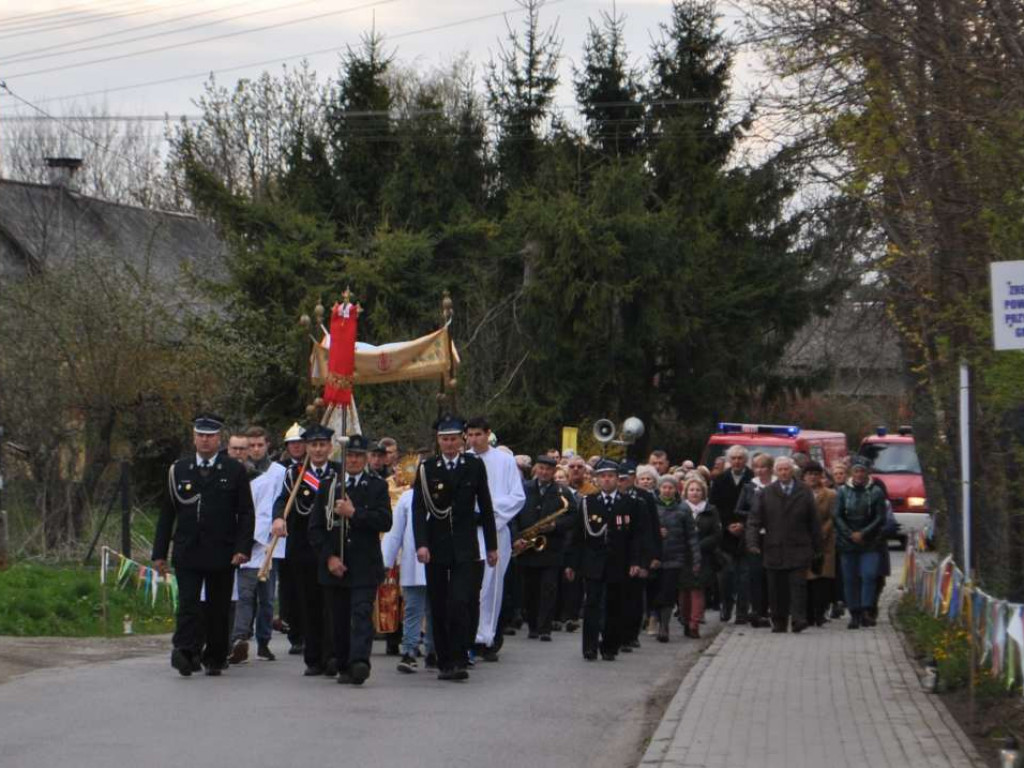 W naszej diecezji trwa Kongres Eucharystyczny. Odbywają się uroczyste procesje i całodobowe adoracje Najświętszego Sakramentu [zdjęcia]