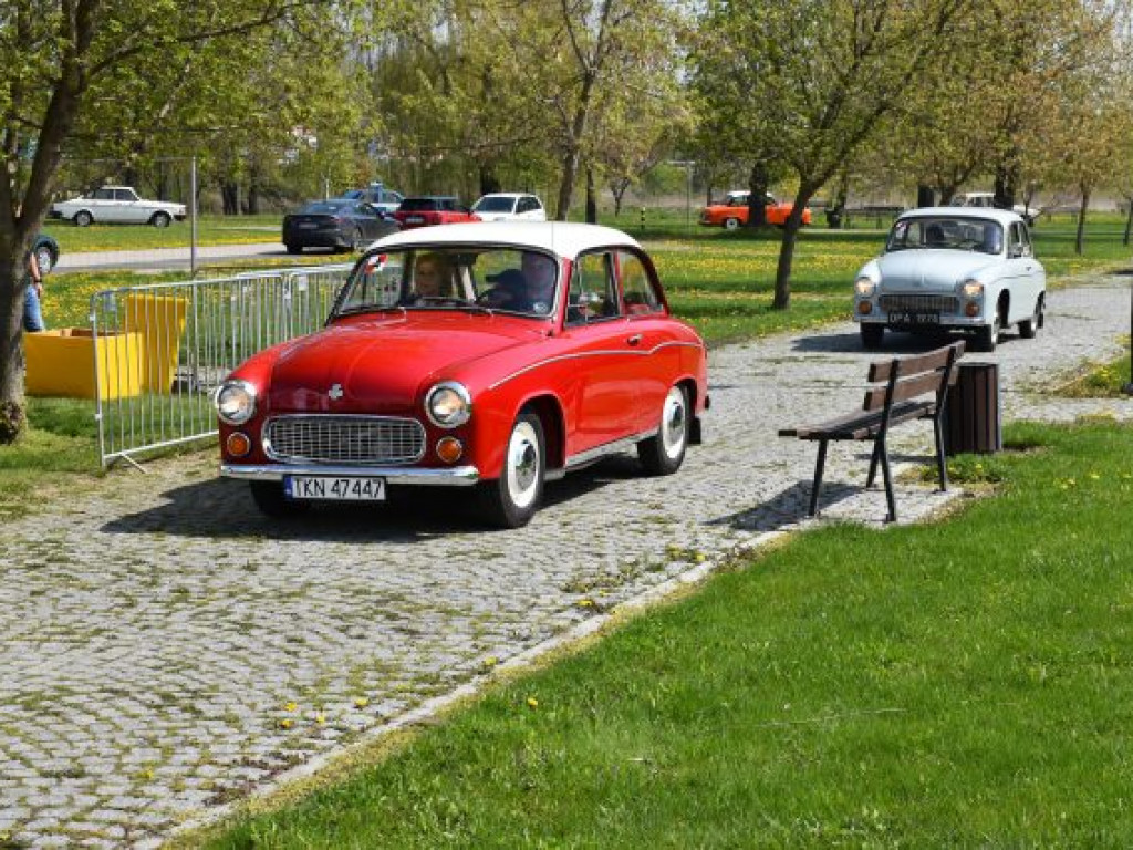 Motoryzacyjne perełki na nadwiślańskim bulwarze [zdjęcia]