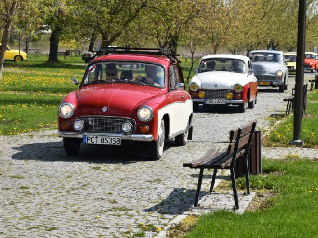Motoryzacyjne perełki na nadwiślańskim bulwarze [zdjęcia]