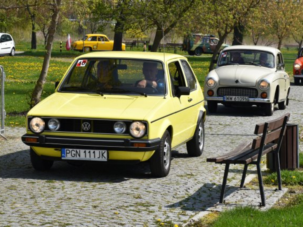 Motoryzacyjne perełki na nadwiślańskim bulwarze [zdjęcia]