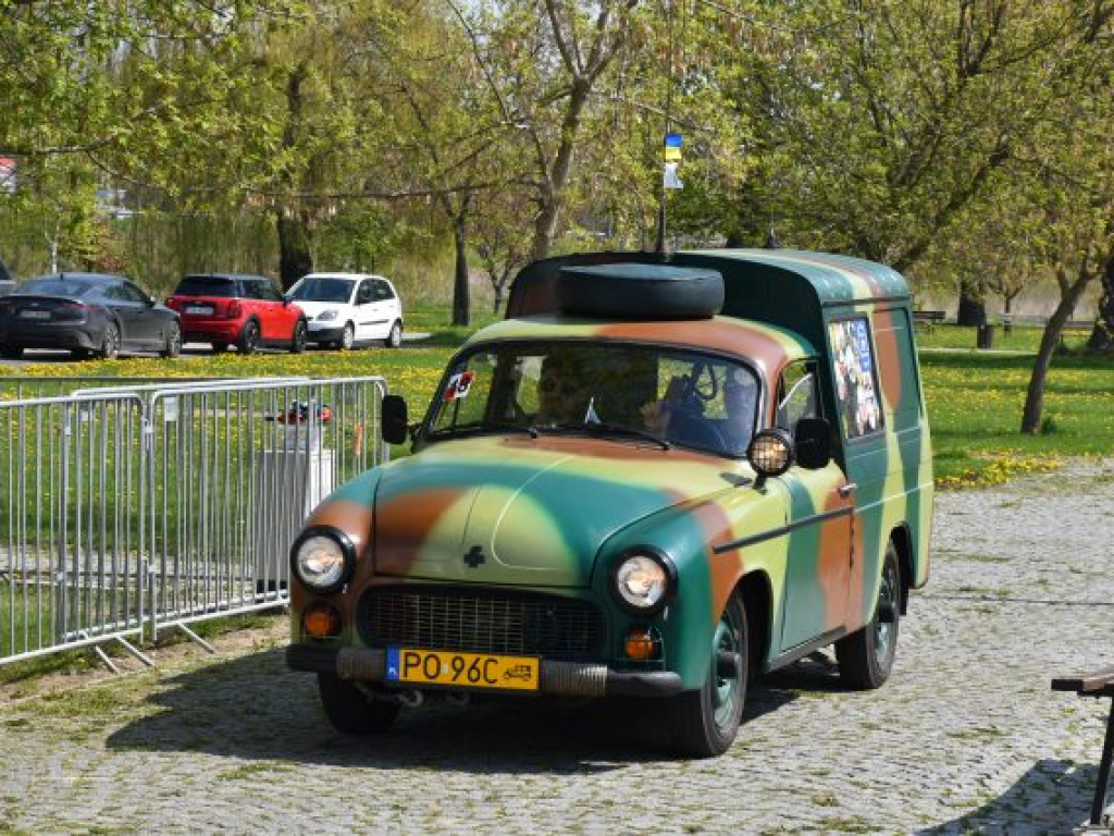Motoryzacyjne perełki na nadwiślańskim bulwarze [zdjęcia]