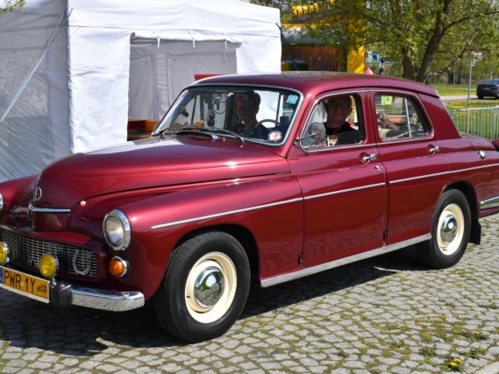 Motoryzacyjne perełki na nadwiślańskim bulwarze [zdjęcia]