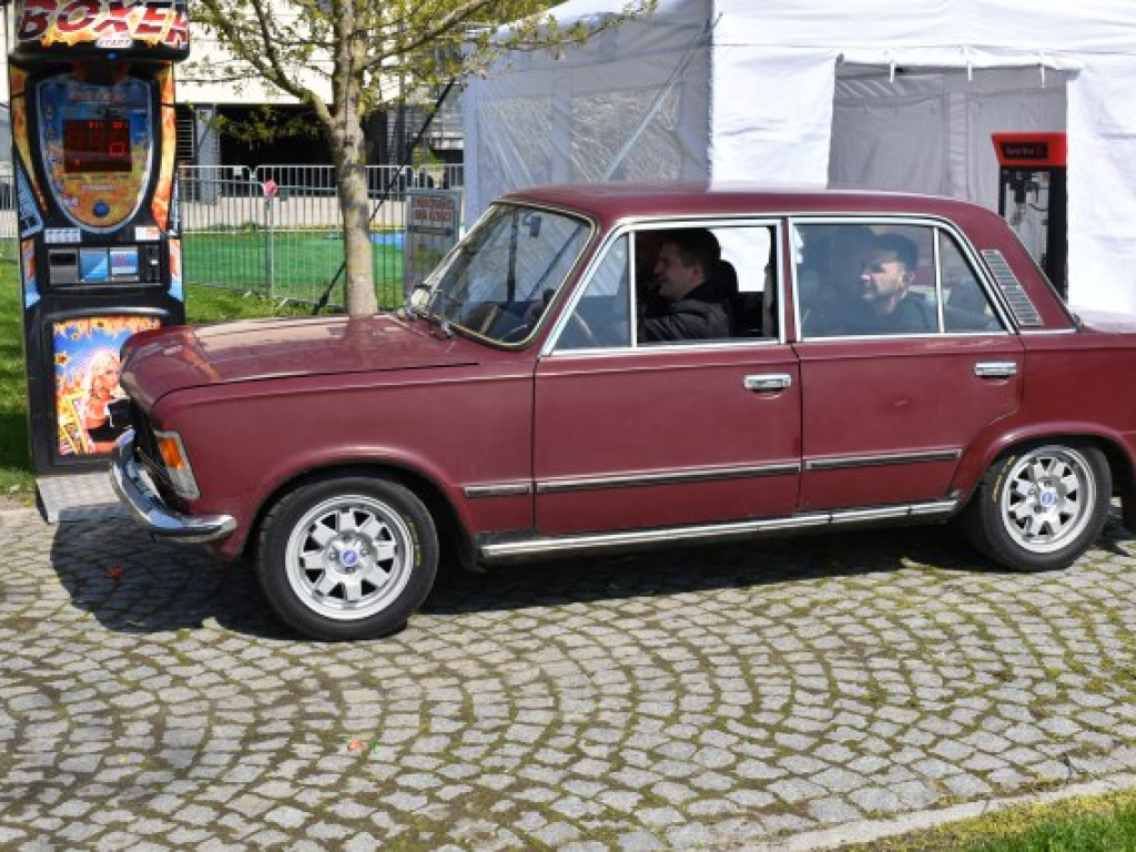 Motoryzacyjne perełki na nadwiślańskim bulwarze [zdjęcia]