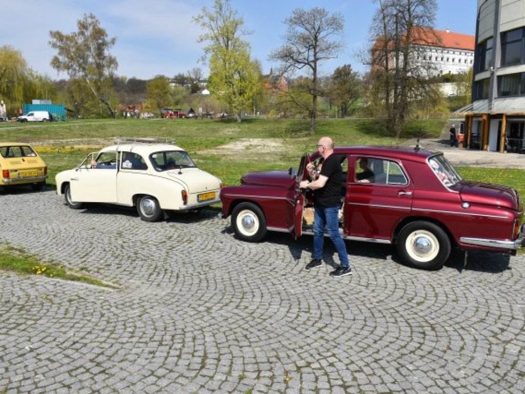 Motoryzacyjne perełki na nadwiślańskim bulwarze [zdjęcia]