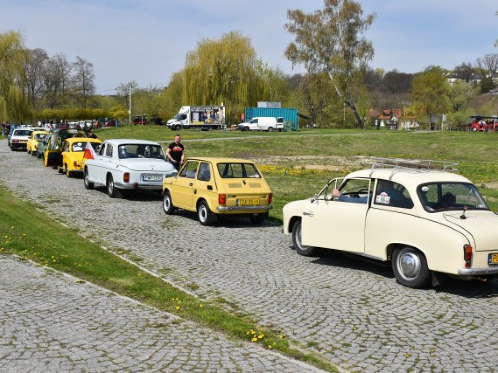 Motoryzacyjne perełki na nadwiślańskim bulwarze [zdjęcia]