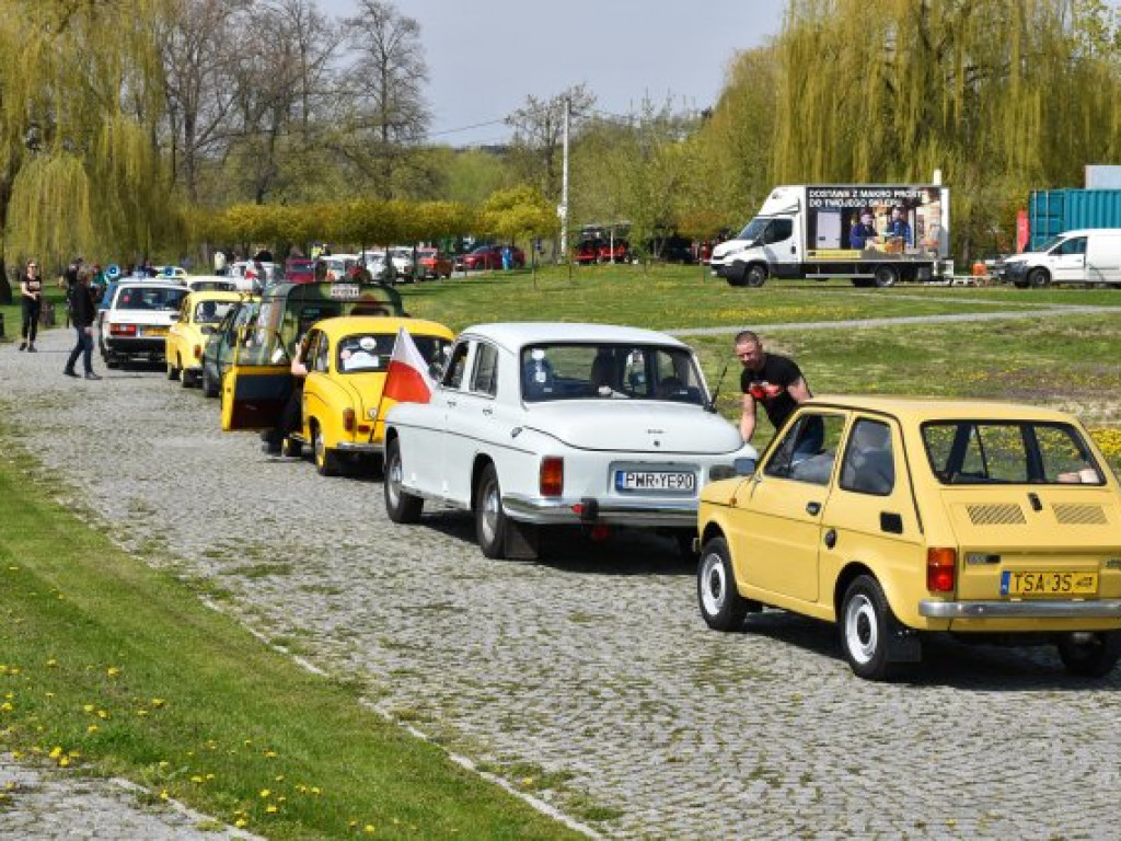 Motoryzacyjne perełki na nadwiślańskim bulwarze [zdjęcia]