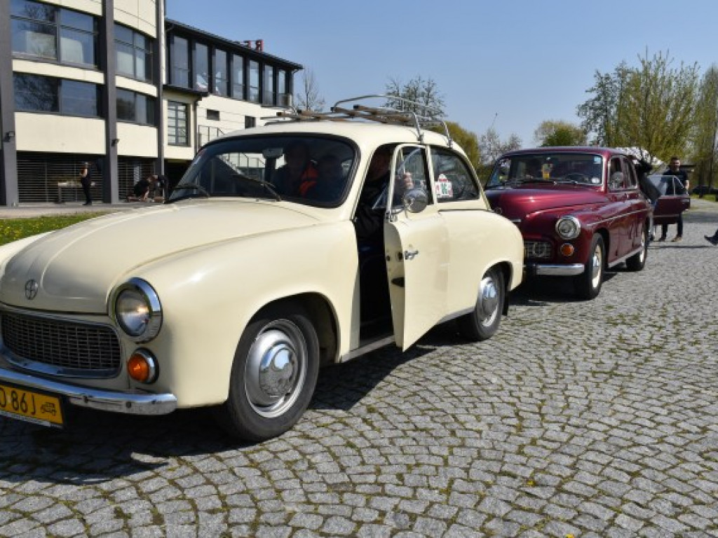 Motoryzacyjne perełki na nadwiślańskim bulwarze [zdjęcia]