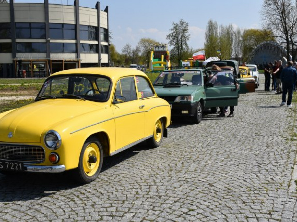 Motoryzacyjne perełki na nadwiślańskim bulwarze [zdjęcia]