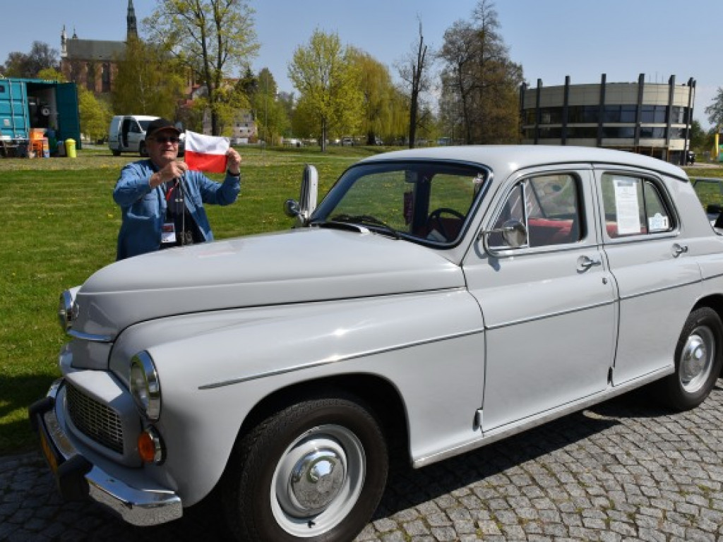 Motoryzacyjne perełki na nadwiślańskim bulwarze [zdjęcia]