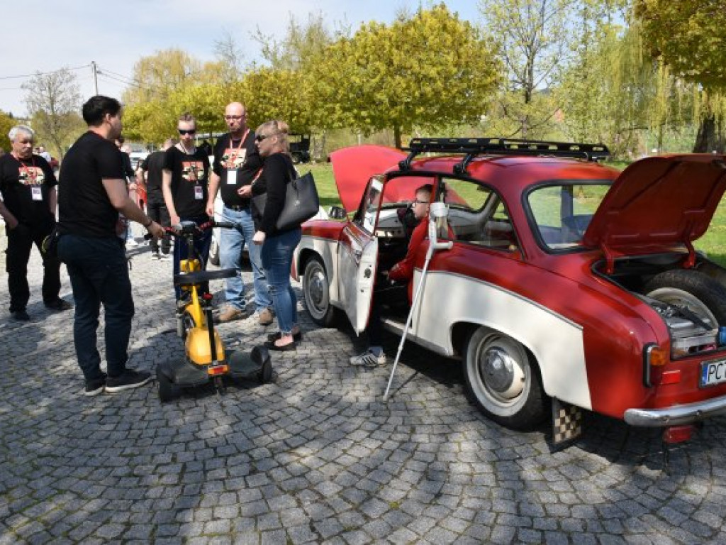 Motoryzacyjne perełki na nadwiślańskim bulwarze [zdjęcia]