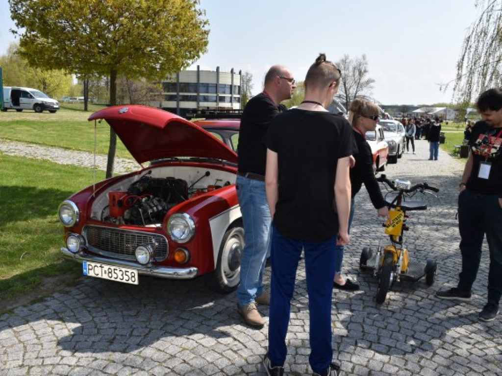 Motoryzacyjne perełki na nadwiślańskim bulwarze [zdjęcia]