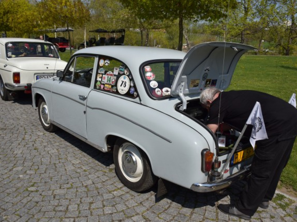 Motoryzacyjne perełki na nadwiślańskim bulwarze [zdjęcia]