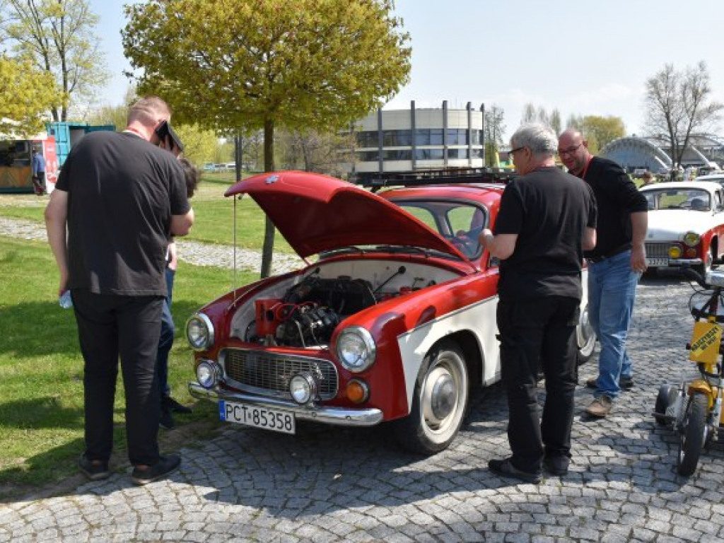 Motoryzacyjne perełki na nadwiślańskim bulwarze [zdjęcia]