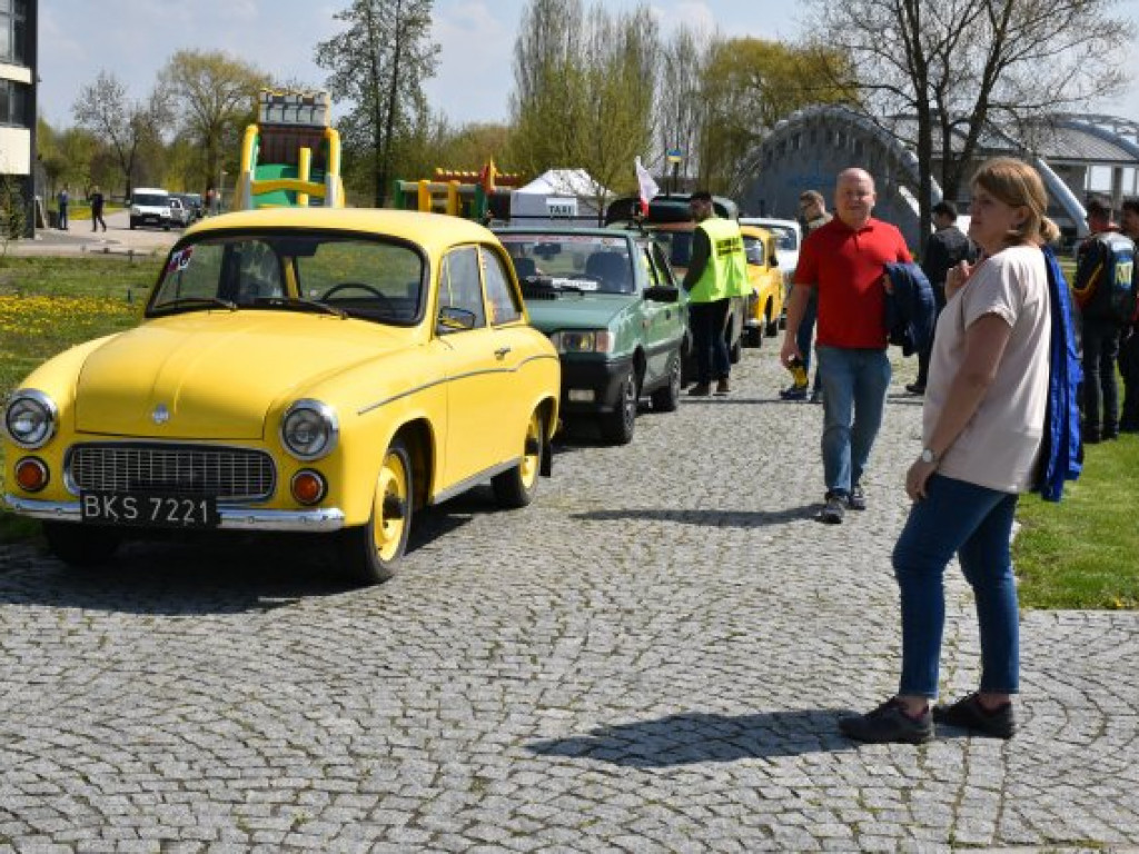 Motoryzacyjne perełki na nadwiślańskim bulwarze [zdjęcia]