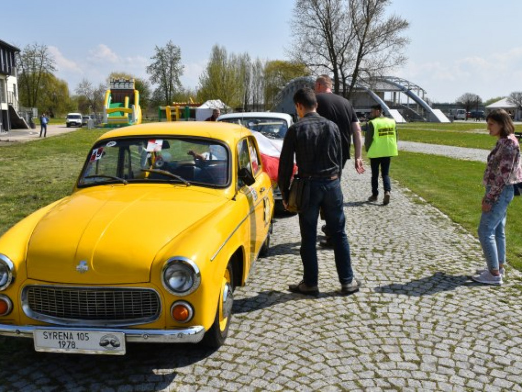 Motoryzacyjne perełki na nadwiślańskim bulwarze [zdjęcia]