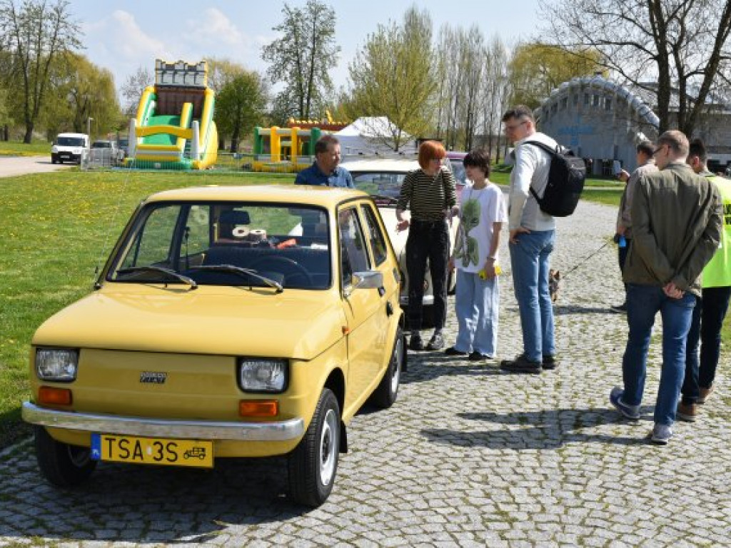 Motoryzacyjne perełki na nadwiślańskim bulwarze [zdjęcia]