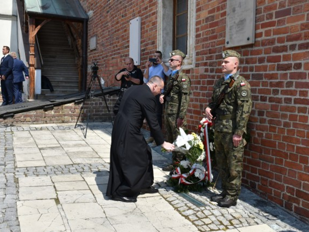 Obchody Narodowego Święta Trzeciego Maja w Sandomierzu. Modlitwa, uroczystość patriotyczna i pokazy kawaleryjskie [zdjęcia]