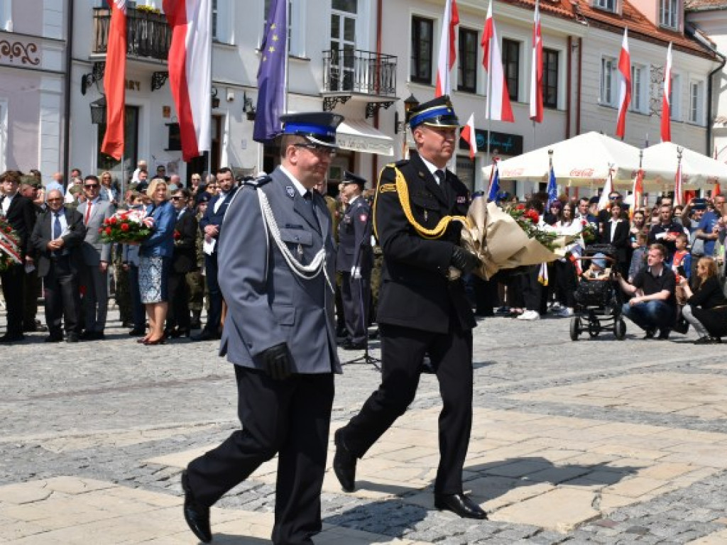 Obchody Narodowego Święta Trzeciego Maja w Sandomierzu. Modlitwa, uroczystość patriotyczna i pokazy kawaleryjskie [zdjęcia]